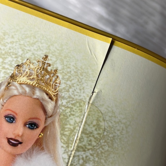 SPECIAL 2000 EDITION CELEBRATION BARBIE FIRST IN A SERIES FOR THE 21st CENTURY - Picture 10 of 17